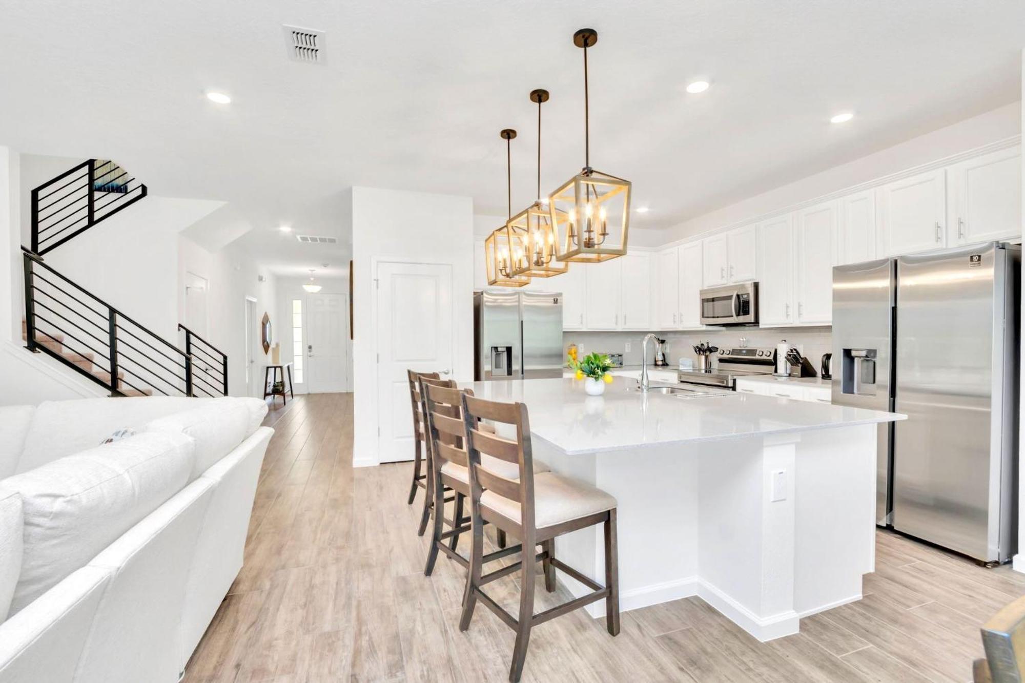 Stunning 9Br Home - Family Resort With Private Pool, Hot Tub, Games Room And Bbq! 基西米 外观 照片
