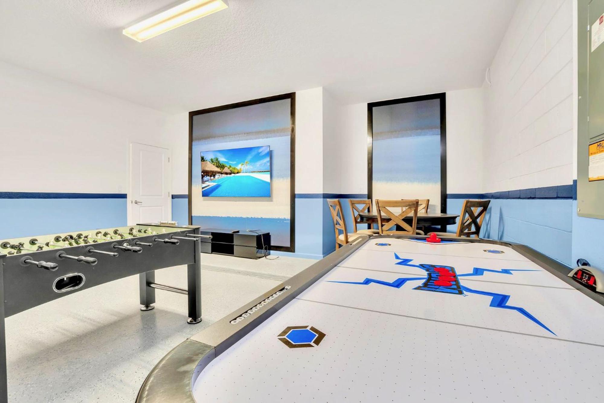 Stunning 9Br Home - Family Resort With Private Pool, Hot Tub, Games Room And Bbq! 基西米 外观 照片