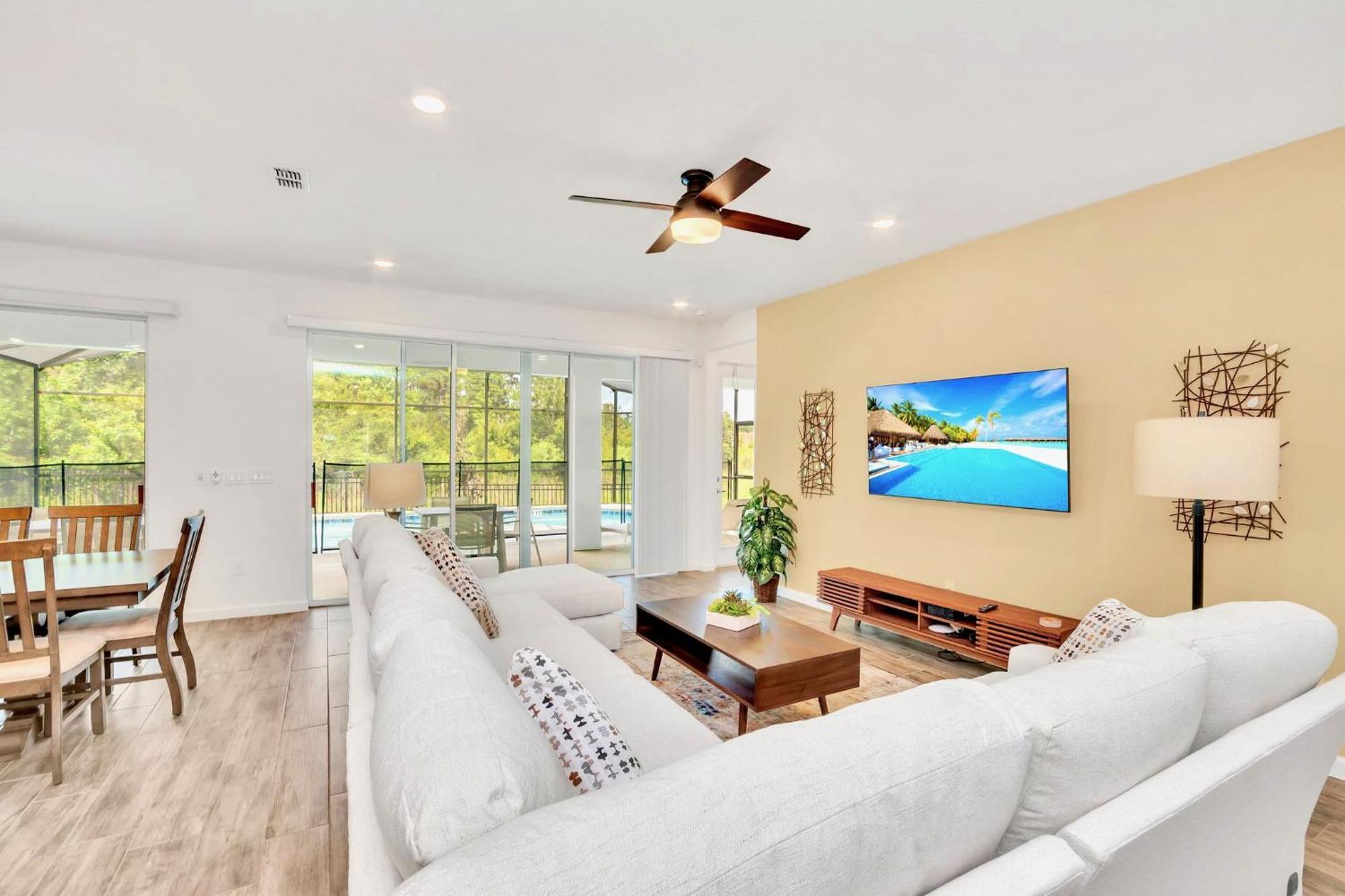 Stunning 9Br Home - Family Resort With Private Pool, Hot Tub, Games Room And Bbq! 基西米 外观 照片